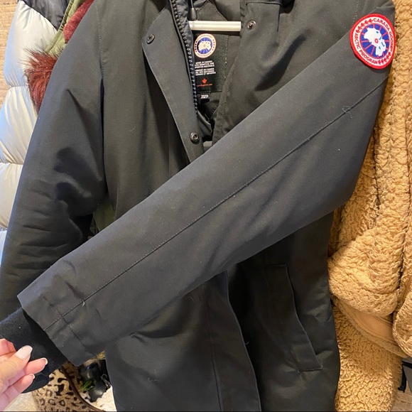 Canada Goose Coat Like new. - Picture 6 of 10